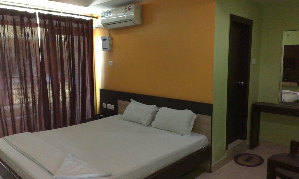 Hotel Sun View Dispur Quarto foto